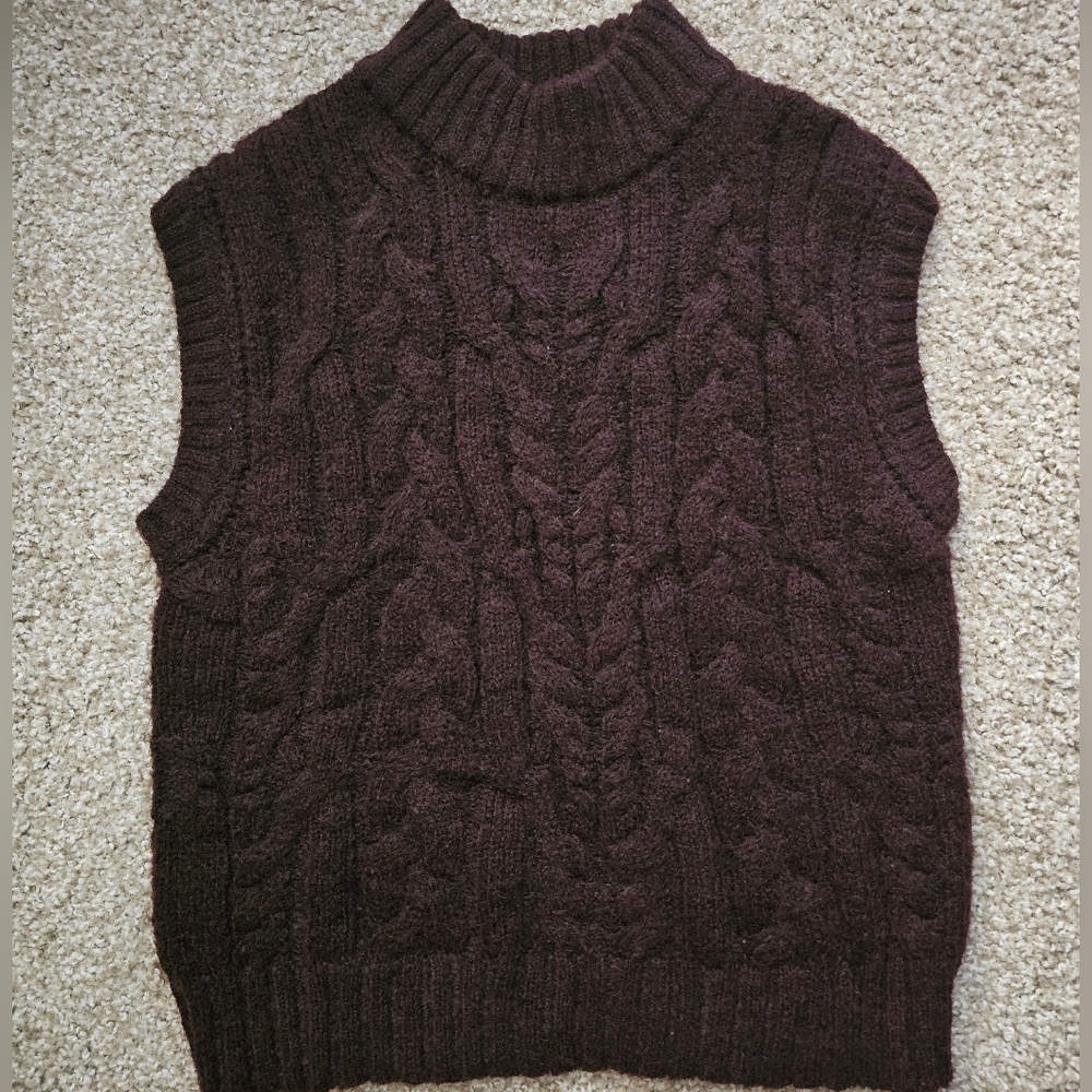 Women's Cable Knit Sweater - Brown